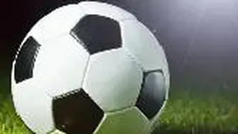 “马鞍山市花园初级中学八年级足球赛季开赛”